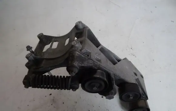 Mercedes-Benz A W169 Generator/alternator belt tensioner A2662000770