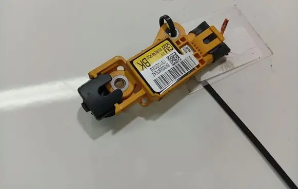 Opel Signum Airbag deployment crash/impact sensor BKS0009TEAZ