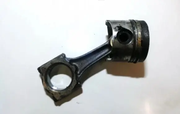 Piston with connecting rod