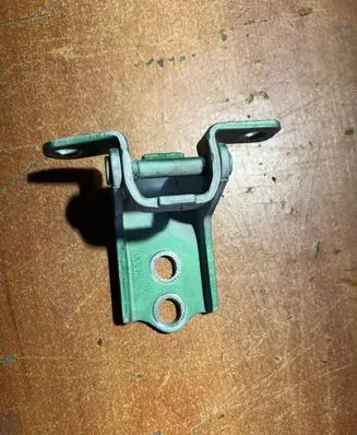 Chevrolet Matiz Front door upper hinge