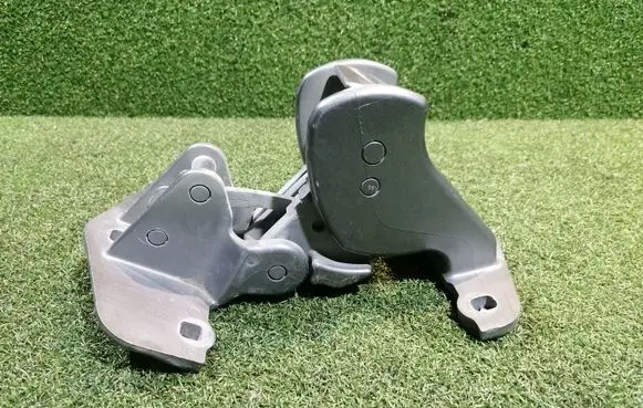 Renault Trafic III (X82) Loading door lower hinge 904009663R 904002929R