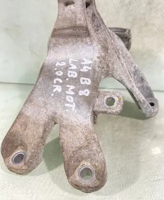 Audi A4 S4 B8 8K Engine mounting bracket