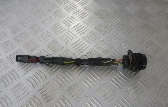 Seat Ibiza III (6L) Fuel injector wires 045971803