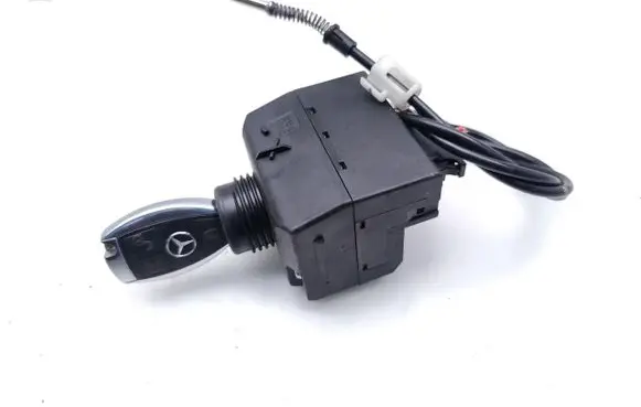 Mercedes-Benz CLS C219 Ignition lock A2115453108 3300226502