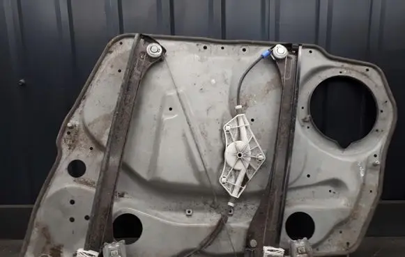 Mercedes-Benz B W245 Front window lifting mechanism without motor 993582