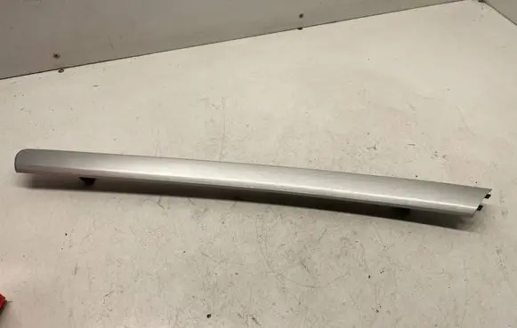 Audi A5 8T 8F Front door trim bar 8T0867409