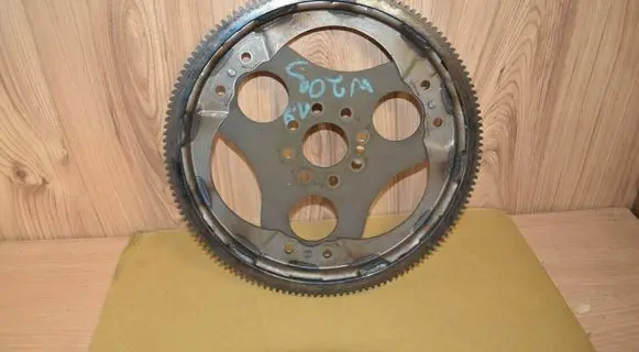 Mercedes-Benz C W203 Flywheel A1110300612 1110300612