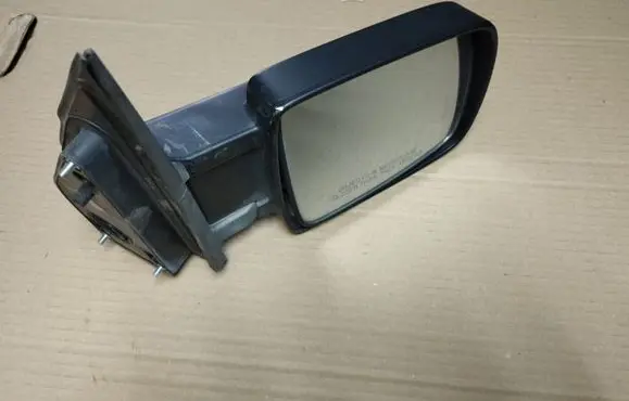 Honda Element Front door electric wing mirror