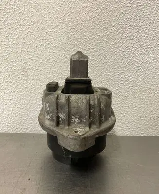 BMW 5 F10 F11 Engine mount bracket 6777371