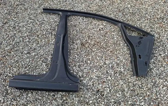 Volkswagen Touran III Pillar (middle) 