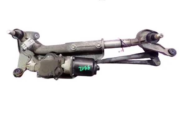 Honda CR-V Front wiper linkage and motor 