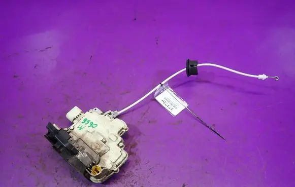 Audi A4 S4 B7 8E 8H Front door lock 