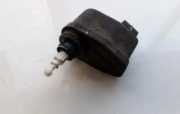 Volkswagen Golf III Headlight level adjustment motor 1h0941295 004375-47