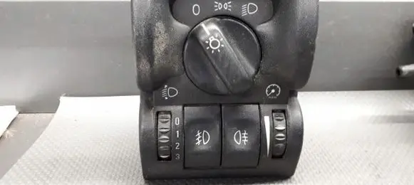 Opel Astra G Fog light switch 90504968