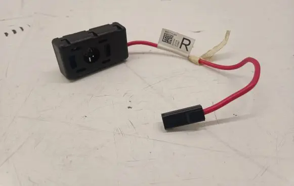 Tesla Model 3 Aerial antenna filter 955711201 150942100C