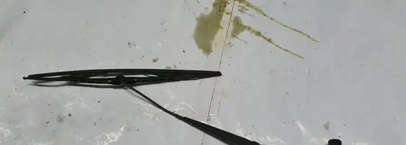 Suzuki Grand Vitara II Windshield/front glass wiper blade NOCODE