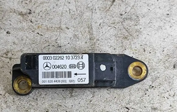 Mercedes-Benz C W203 Airbag deployment crash/impact sensor 0018204426 004620