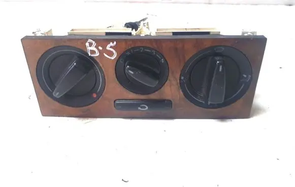 Volkswagen PASSAT B5 Air conditioner control unit module 1J0819045A