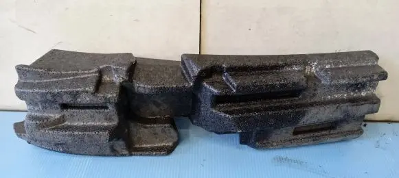 Front bumper foam support bar
