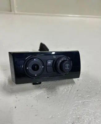 Wing mirror switch