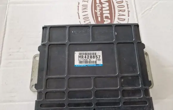 Mitsubishi Space Wagon Engine control unit/module MR420857