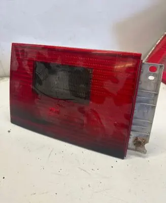 Tailgate rear/tail lights