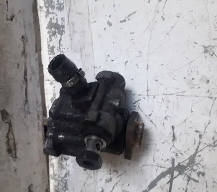 Audi A4 S4 B7 8E 8H Power steering pump