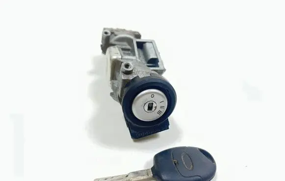 Ford Focus C-MAX Ignition lock 3M513F880AC