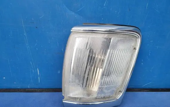 Toyota 4 Runner N180 Front indicator light 3352