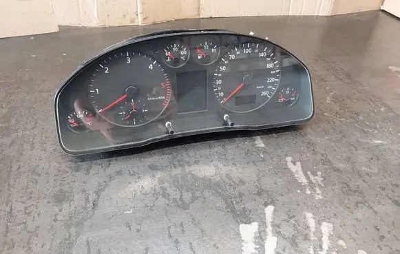 Audi A6 S6 C5 4B Speedometer (instrument cluster) 4B0919880