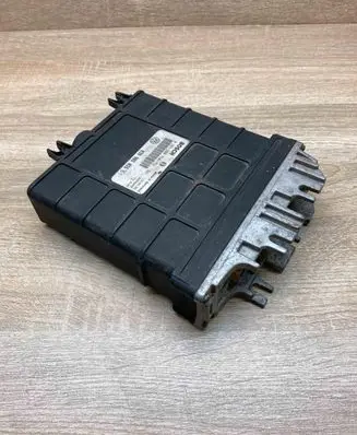 Volkswagen Golf III Engine control unit/module ECU 030906026K 0261200750