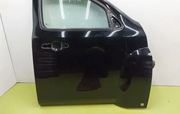 Chevrolet HHR Front door