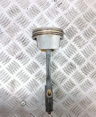 Mercedes-Benz E W211 Piston with connecting rod