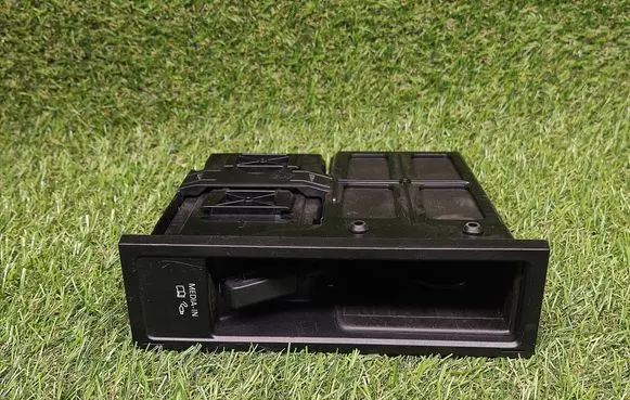 Volkswagen PASSAT B7 Head unit multimedia control 5N0035342D 5N0035341E