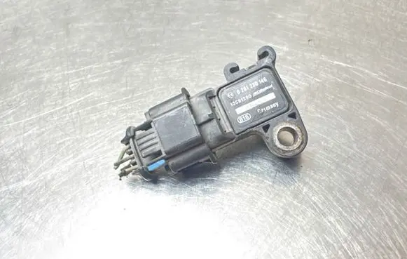 Opel Astra H Air pressure sensor 0261230146 0903301A10 12591290