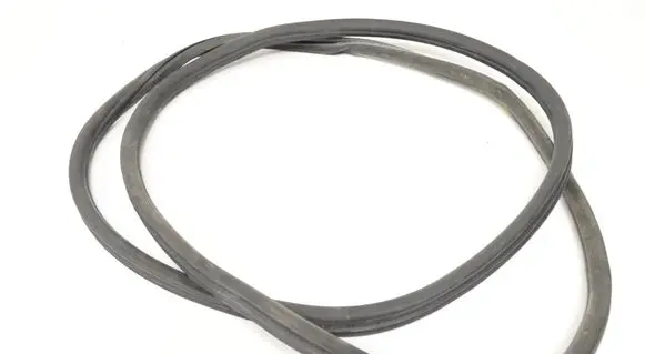 Volkswagen Touareg II Rubber seal front coupe door 7P0867365B