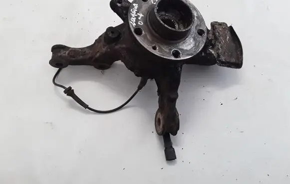 Front wheel hub