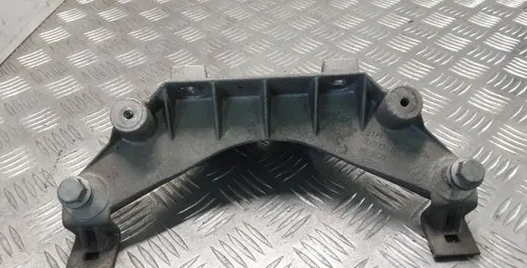 BMW X5 E70 Engine mounting bracket 51717137238 7137238