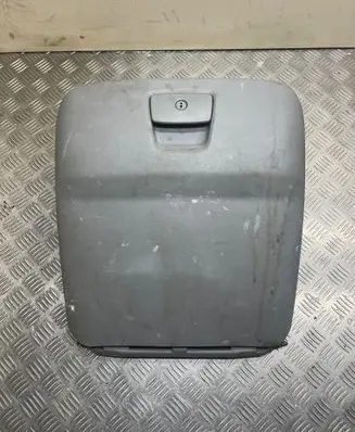 Glove box