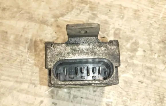Mercedes-Benz A W168 Coolant fan relay 164213000 GDA1S110