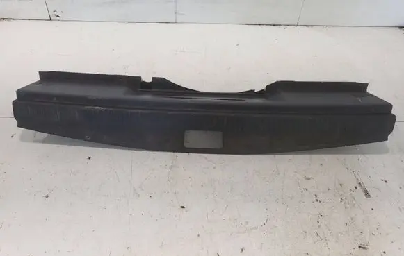 Trunk/boot sill cover protection