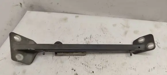 Audi A8 S8 D3 4E Fender mounting bracket 4E0805463F