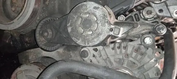 Seat Toledo III (5P) Generator/alternator belt tensioner 03G903315C