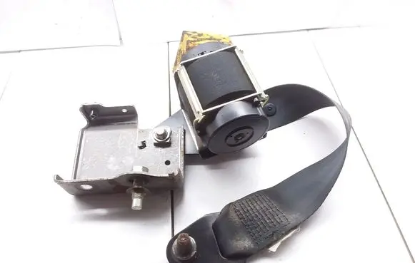 Nissan Primera Rear seatbelt 88844AV920 542605161