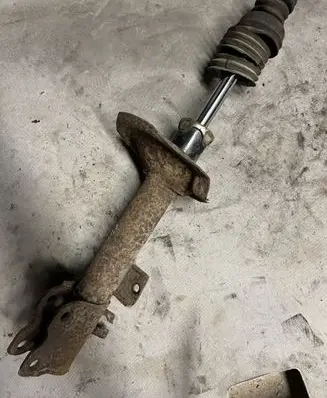Nissan X-Trail T30 Front shock absorber/damper