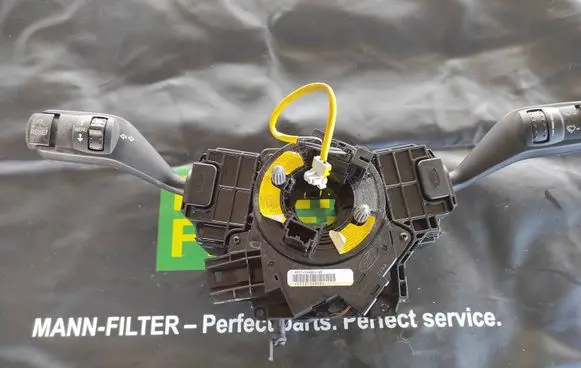 Ford Focus C-MAX A set of switches 4M5T14A664AB