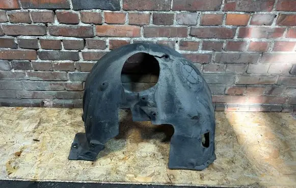 Front wheel arch liner splash guards