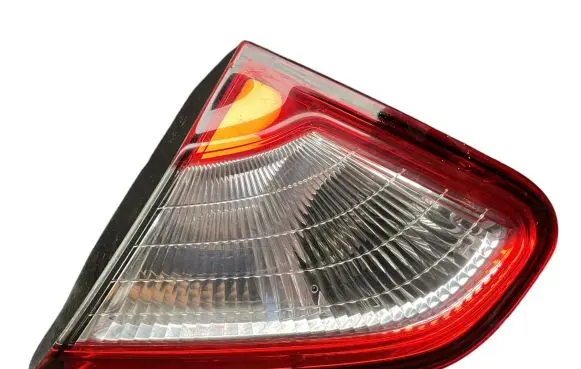 Nissan Qashqai Tailgate rear/tail lights B26555BR01A 89503189