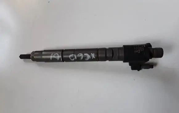 Volvo XC60 Fuel injector 31303238
