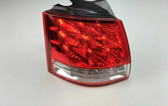 Citroen C-Crosser Rear/tail lights 22087920